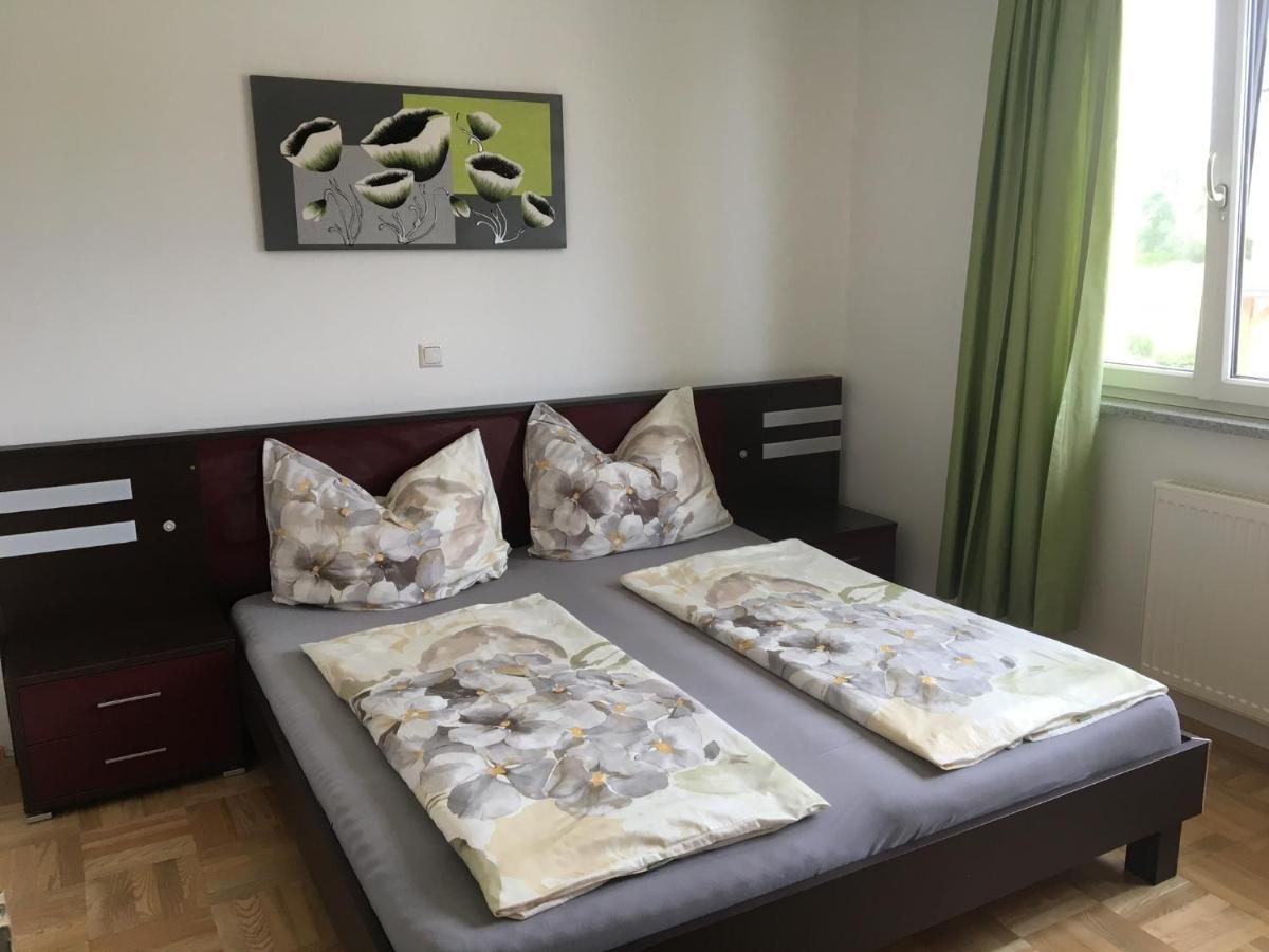 Wohnhaus City Sued Herzogsdorf Kültér fotó