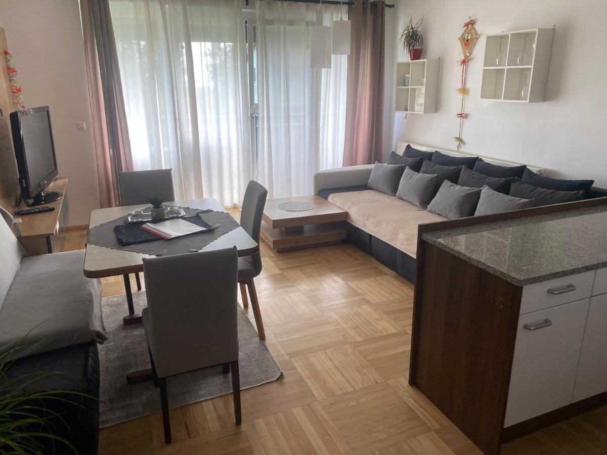 Wohnhaus City Sued Herzogsdorf Kültér fotó
